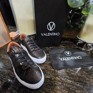 NWT/NIB Woman's Authentic Valentino Beatrice Black Leather Mono Embossed Shoes